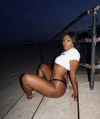 Andrea aka so bomb - ShesFreaky