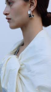 How to Style Your Tube Top for Work, Play & Dinner Looks