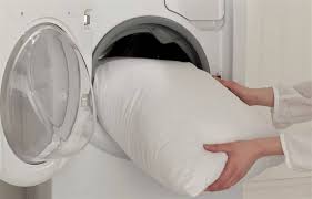 Mencuci bantal berisi latex, bantal air/bantal udara. Cara Mencuci Bantal Di Kamar Kost Agar Bebas Dari Debu Roomme