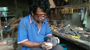 More meanings for paip tembakau. Dari Bengkel Kampung Ke Jerman