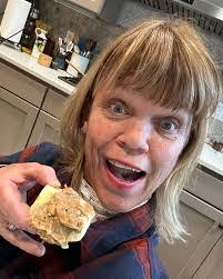 Janet Pendergrass's Instagram, Twitter & Facebook