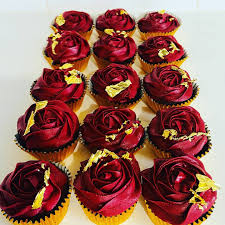 Rosette Cupcakes With Gold Leaf Rosette Cupcakes Mini Cakes Cake
