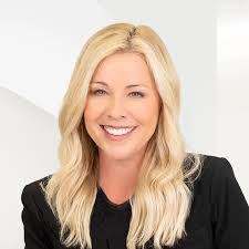 Kimberly Hallman's Instagram, Twitter & Facebook