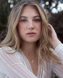 Ella Costello (@ella.costello.official) • Instagram photos and videos