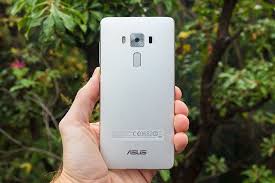 The camera displays clearly, and accompanies the laser ruler, the heart monitor on the finger print scanner, and also the nfc scanner. Living With The Zenfone 3 Deluxe 5 7 Next Level Smartphone Unlocked Edge Up