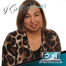 Monika Nicholson's Instagram, Twitter & Facebook