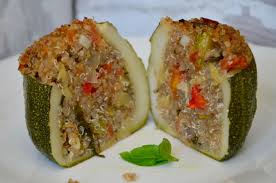 Des Courgettes Farcies Et Vegan Au Quinoa Et Legumes Un Delice Ingredients Pour 2 Personnes Courgettes Farcies Recette Courgette Ronde Recette Avec Courgette