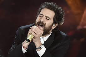 Tommaso paradiso lascia i thegiornalisti ma non smetterà di cantare purtroppo per me e per tutti quelli che amano la buona musica. Tommaso Paradiso Annuncia I Nostri Anni Canzone Manifesto E Inno Alla Bellezza