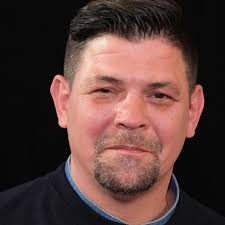 So weich würde in der privatwirtschaft gerne wer fallen. Kitchen Impossible Tranen Bei Tim Malzer Tim Du Bist Ein Wahnsinnig Schoner Mensch Innen Bunte De