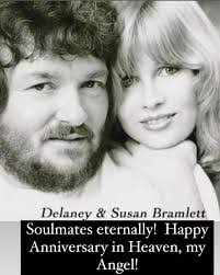 Susan Lanier's Instagram, Twitter & Facebook