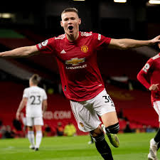 Manchester united's 2021/22 season starts on saturday afternoon, and a capacity crowd will be present inside old trafford when we take on our historic rivals leeds united. Mctominay Shines As Manchester United Put Six Past Leaky Leeds Premier League The Guardian