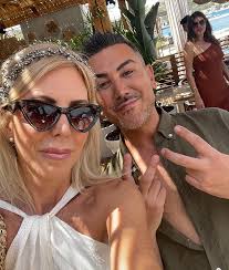 Michelle Schoenfeld (@michelleschoenfeldofficial) • Instagram photos and  videos