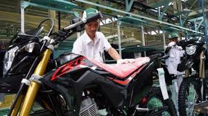 Apakah kamu tertarik dengan modifikasi klx dengan gambar dibawah ini semoga bisa menjadi referensi untuk menambah inspirasi dan ide tentang dunia otomotifinformasi yang dapat kami. Honda Mengeluarkan Warna Baru Crf150l Segini Harga Di Kota Balikpapan Tribun Kaltim