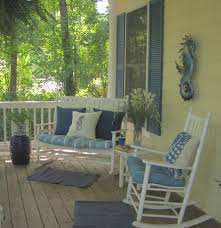 I Love The Comfy Feel Of This Front Porch Porch Furniture Porch Decorating Front Porch Decorating