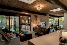 Deco interieure moderne deco interieur salon moderne comment décorer son salon pièce principale de la maison, des intérieurs modernes et inspirants de chalets en bois maestro chalet, photos déco idées décoration d appartement moderne diaporama photo. Interieur Design Sombre D Une Jolie Maison De Plain Pied A San Francisco Vivons Maison