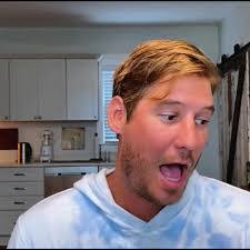 Alex Talmadge's Instagram, Twitter & Facebook