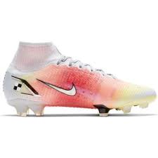 De nike mercurial veloce voetbalschoenen zijn grijs met een felroze nike swoosh. Nike Voetbalschoenen Aanbieding Kopen Beslist Nl Lage Prijs