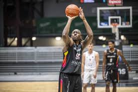 Niners Chemnitz im ersten Test gegen Stargard mit mehr als 100 Punkten: Ami  Johnson lässt es krachen!