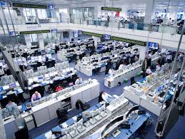 In march 2014, facing finance reported on the gold price manipulation of the lbma (london bullion market association) consisting of five international banks, barclays, hsbc, société général, bank of nova scotia and deutche bank. Deutsche Bank Streicht 18 000 Stellen Analyse Zum Radikalen Umbruch Der Spiegel
