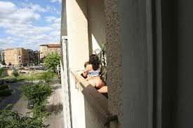 Geile Nachbarin beim Bumsen am Balkon beobachtet – Spanner Sexbilder