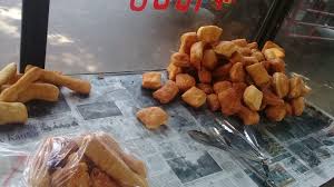 Umumnya resep bolang baling hanya berupa roti goreng berbentuk bantal yang tebal dan tanpa isi. Bolang Baling Cakue Semarang Home Facebook