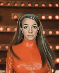 It's much better than your debut album, dear diary, lucky, stronger, oops i did it again are my favorites, the others are. Tgj Replay Celebrating 20 Years Of Britney Spears Sophomore Album Oops I Did It Again That Grape Juice
