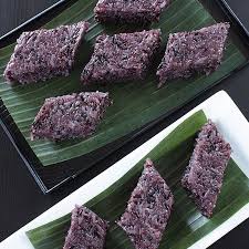 Kacang hijau sangrai dihaluskan dengan blender atau diulek hingga halus. Wingko Babat Recipe Rice Cakes Sticky Rice Cake Sticky Rice Cake Recipe