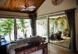 There are a number of accommodation options at the zoo, but i stayed in town for a few days. Jamala Wildlife Lodge National Zoo Canberra The Lion Sleeps With You Tonight