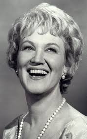 Seringkali, kata kata pujangga menggunakan diksi yang unik dan tidak pernah kita temukan sebelumnya. Bibi Lung