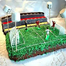 Wir Alle Fiebern Mit Den Deutschen Jungs Mit Unser Fussballkuchen Sorgt Fur Di Alle Den Deutsc Fussball Kuchen Kindergeburtstag Muffins Kindergeburtstag