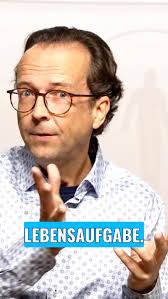 Bis Ende Oktober 2025 zum Sonderpreis von 99,- € (statt 139,- €)! ▻ alle  Infos & Anmeldung: https://mystica.tv/akademie/erkenne-dich-selbst/ Ein  kleiner Ausschnitt aus dem brandneuen Onlinekurs von Thomas Schmelzer: Je  besser wir uns