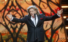 Jak wynika z oficjalnego oświadczenia, które ukazało się na stronie wokalisty, do ostatnich chwil przy jego łóżku czuwała najbliższa rodzina: Piotr Gasowski Pokazal Tresc Ostatniej Wiadomosci Do Zbigniewa Wodeckiego Rozdziera Serce Gwiazdy Maxxx News Rmf Maxxx