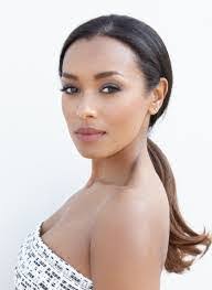 Maia Willis's Instagram, Twitter & Facebook