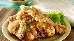 Beberapa di antaranya adalah tahu goreng kremes, tahu bulat, tahu walik aci, tahu brontak, dan batagor tahu goreng. Resep Ayam Goreng Kremes Rebon Menu Makan Malam Yang Enaknya Bikin Nagih Pemula Harus Coba Tribun Batam