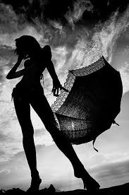 Black And White Silhouette Photography Pin By Ubab Mamina On Photography Project Inspirations Black And White Photography Black And White Pictures Silhouette Photography