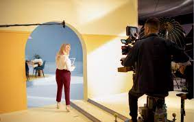 Wayfair & barbara schöneberger 30s tvc production: Cosmopola Wayfair With Barbara Schoneberger Making Of