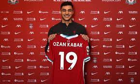 Açıklamada, ozan kabak'ın liverpool'da 19 numaralı formayı giyeceği aktarıldı. Klopp Discusses Potential Lfc Debuts For Ozan Kabak And Ben Davies Liverpool Fc