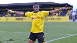 Maybe you would like to learn more about one of these? Bvb Talent Youssoufa Moukoko Extrem Weit Und Menschlich Gereift Kicker