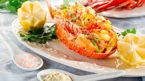 La preparazione dell'astice alla catalana è abbastanza complessa e richiede, pertanto l'astice è interamente ripieno e quindi, con l'aiuto di un trinciapollo (in alternativa potete sempre usare uno. Astice Alla Catalana La Repubblica