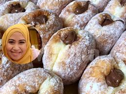 Donut Bomboloni Bagaikan Satu Trend Kuih Muih Yang Menjadi Kegemaran Ramai Semenjak Viralnya Bomboloni Ni Ia Banyak Di Cooking Recipes Food Sweet Treats