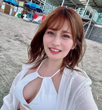 优梨真衣菜