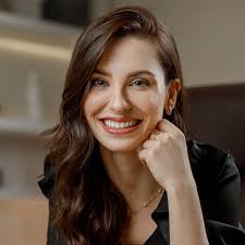 Rafaela Melo Dermatologista