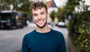 Hey leute, dies hier wird eine fanseite, welche das ziel hat, jendrik auf seiner esc reise zu begleiten und zu unterstützen. Germany Decides It S Jendrik Sigwart To Eurovision 2021 Escyounited
