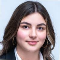 Alexia Gross's Instagram, Twitter & Facebook