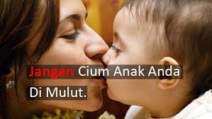 Ia memeluk punggungku lebih erat. Tips Sihat Ibu Hamil Sejak Akhir Akhir Ini Macam Jadi Trend Mak Ayah Suka Cium Mulut Anak Sebagai Tanda Kasih Sayang Yang Tidak Terhingga Sebenarnya Sayang Macam Mana Sekalipun Mak Ayah Dilarang Untuk