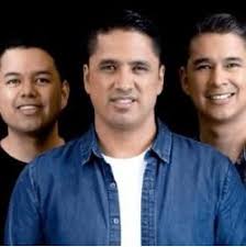 Artistas que comienzan con la letra M