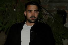 Miodrag radonjić u seriji koja je zaludila regiju glumci luckastog baću, a u 24 pitanja je otkrio kako se miloš biković i miodrag radonjić o scenama pucanja iz vatrenog oružja u južnom vetru (ami. Da Li Biste Gledali Ovako Nesto Miodrag Radonjic Ima Sjajnu Ideju Za Novi Rijaliti Program