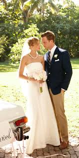 Lauren Ralph Lauren S Elegant Strapless Wedding Gown Is Even More Stunning With A Single Strand Of Strapless Wedding Gown Wedding Dresses Photos Dream Wedding