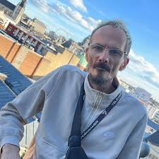 Jean Pormanove : le streamer français retrouvé mort en plein live, une  enquête a été ouverte - Voici