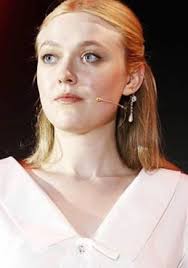 Her birthday, what she did before fame, her family life, fun trivia facts, popularity rankings, and her parents, heather joy and steven fanning, raised her as a southern baptist. Dakota Fanning Age Sister Child Parents Feet Boyfriend Height Father Bio Siblings Family Mom Birthday Mother